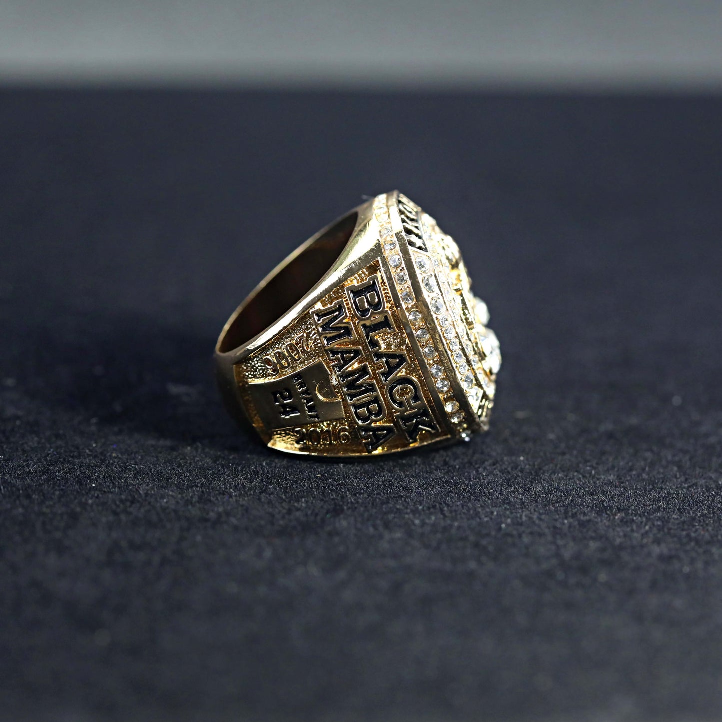 2016 Kobe Bryant Retirement Commemorative Replica Ring