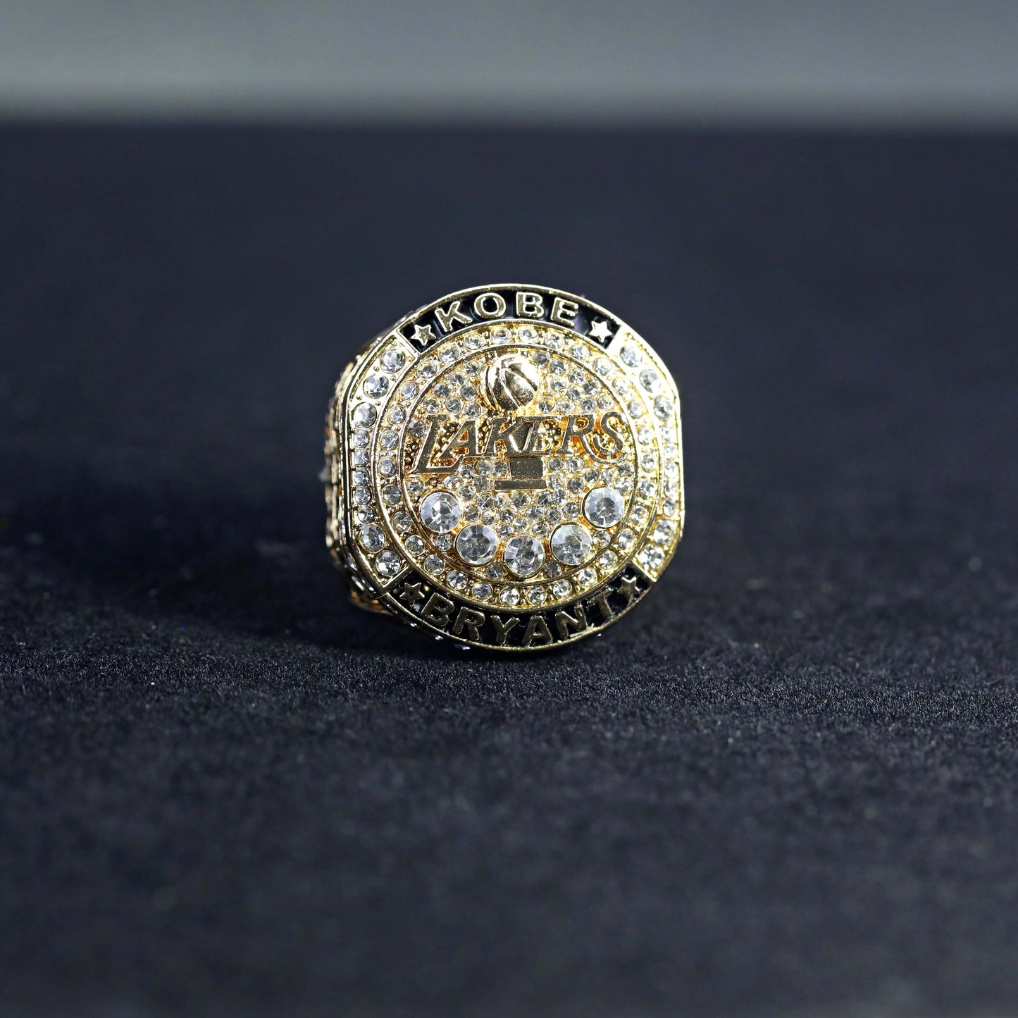 2016 Kobe Bryant Retirement Commemorative Replica Ring