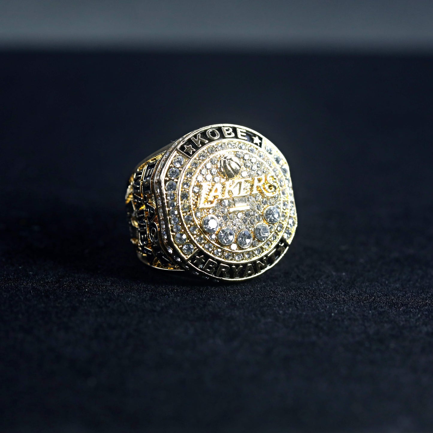 2016 Kobe Bryant Retirement Commemorative Replica Ring