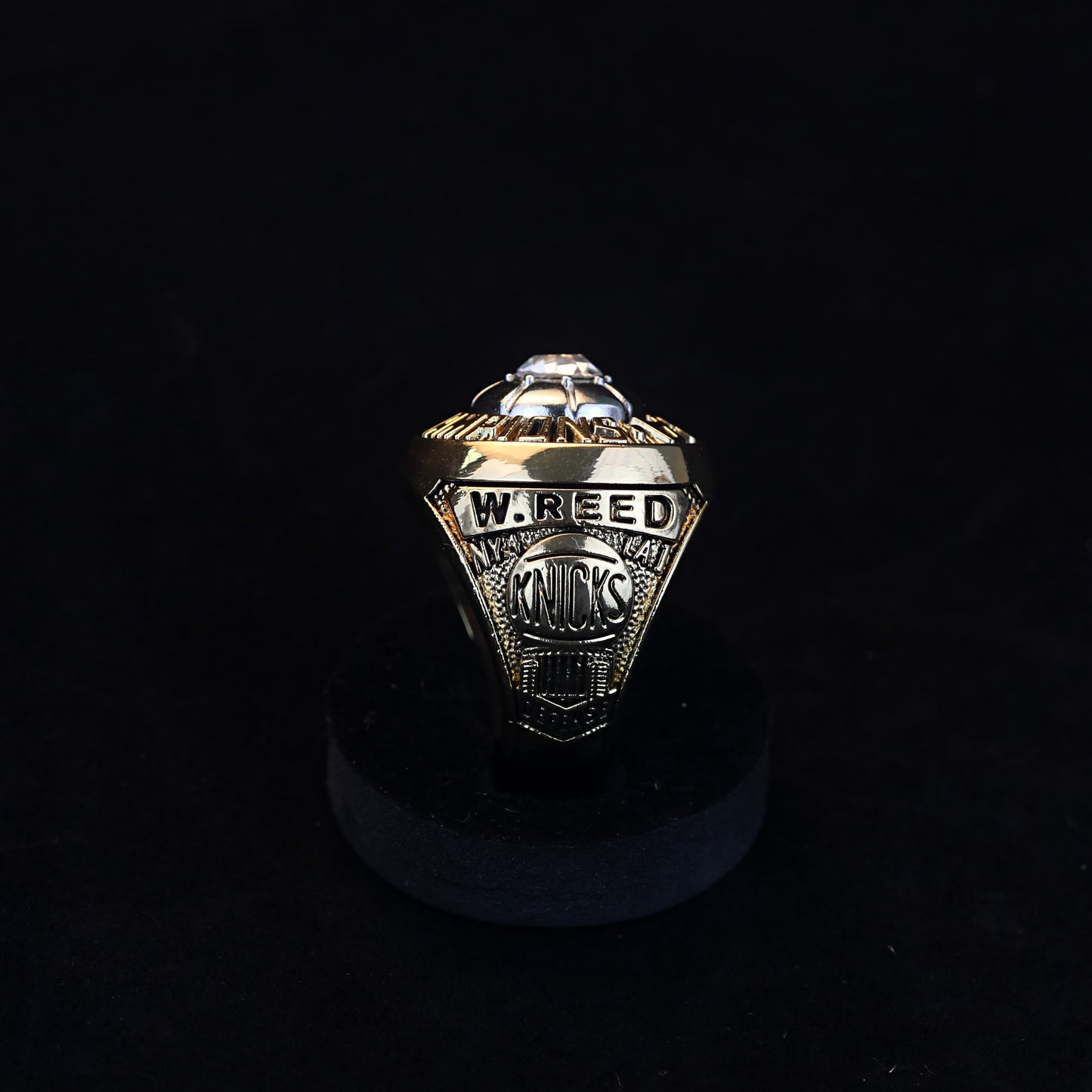 1973 NBA New York Knicks Championship Replica Ring