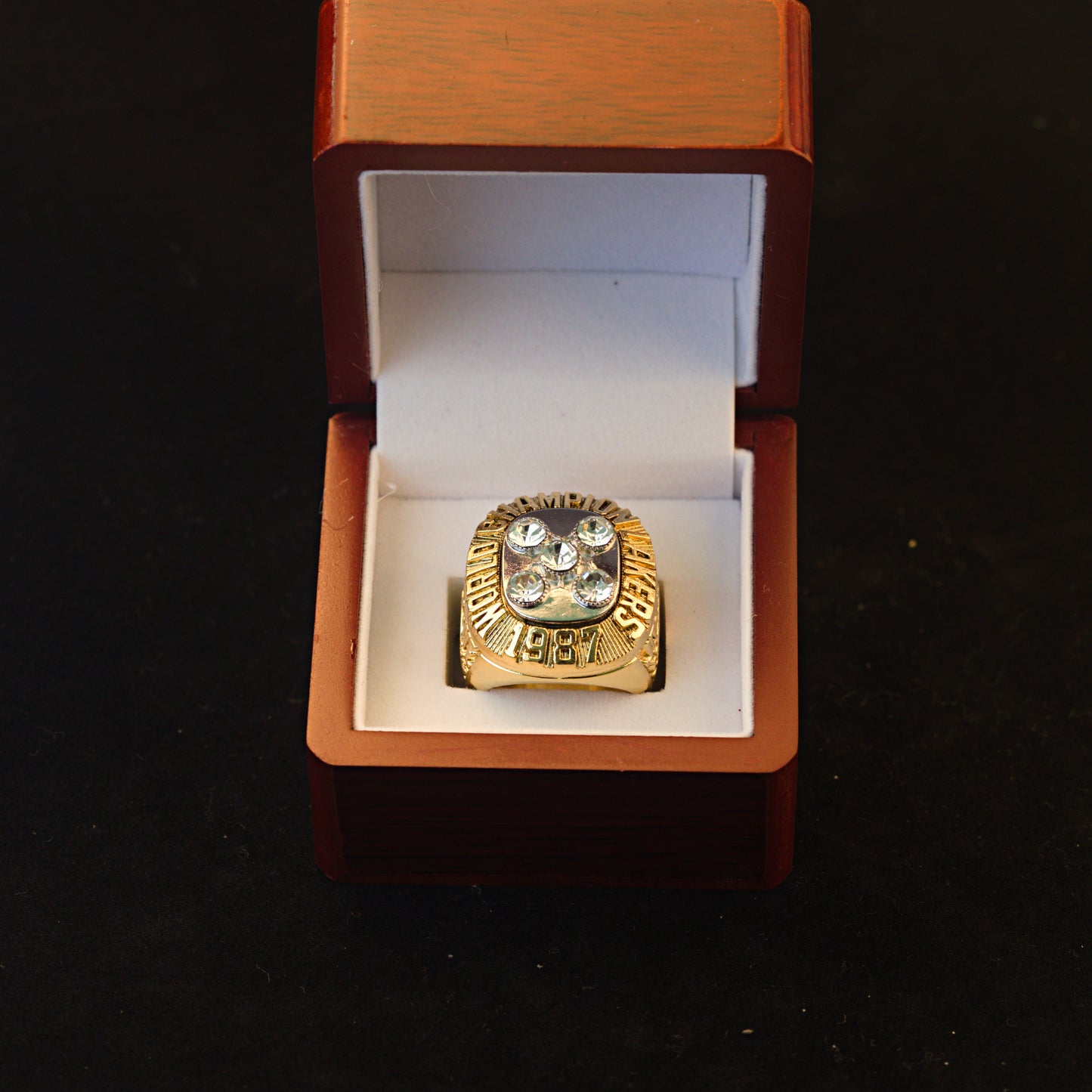 1987 NBA Los Angeles Lakers Championship Replica Ring