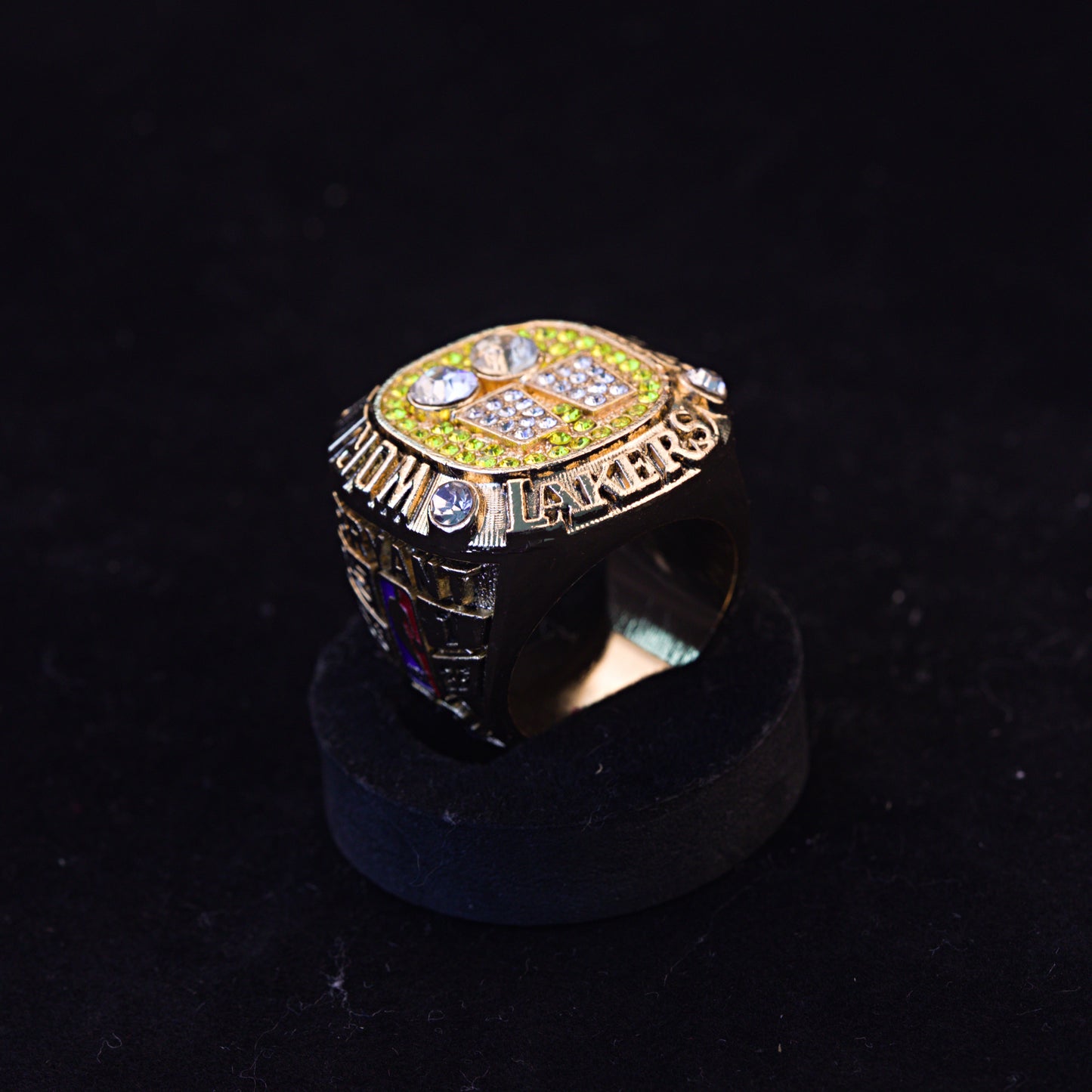 2001 NBA Los Angeles Lakers Championship Replica Ring