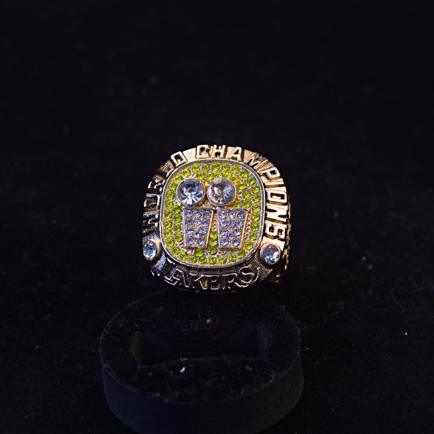 2001 NBA Los Angeles Lakers Championship Replica Ring