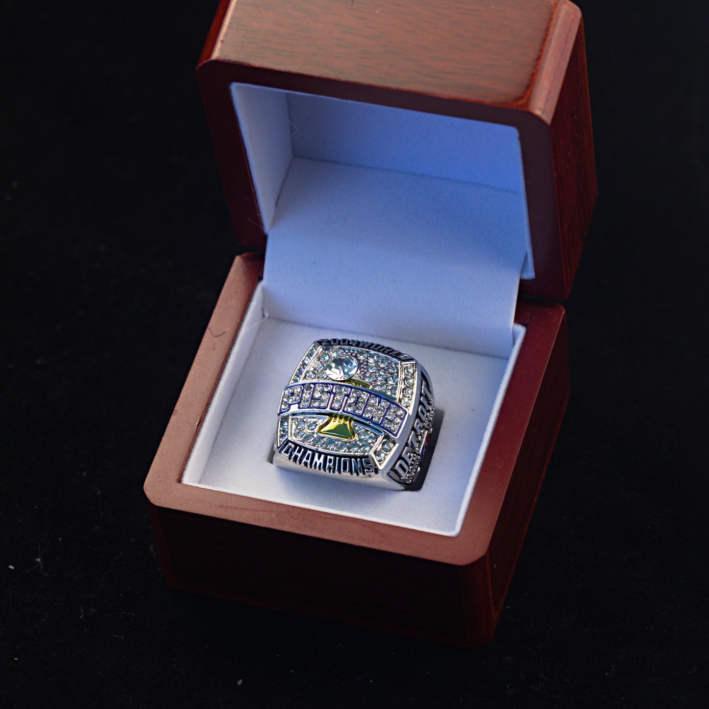 2004 NBA Detroit Pistons Championship Replica Ring