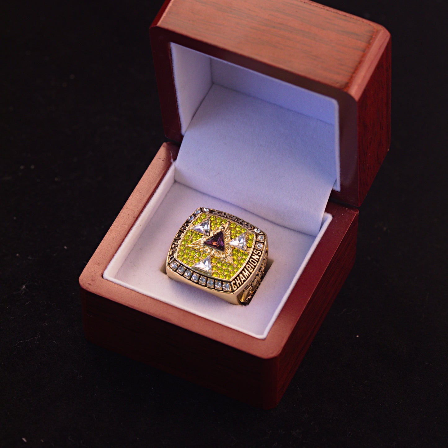 2002 NBA Los Angeles Lakers Championship Replica Ring