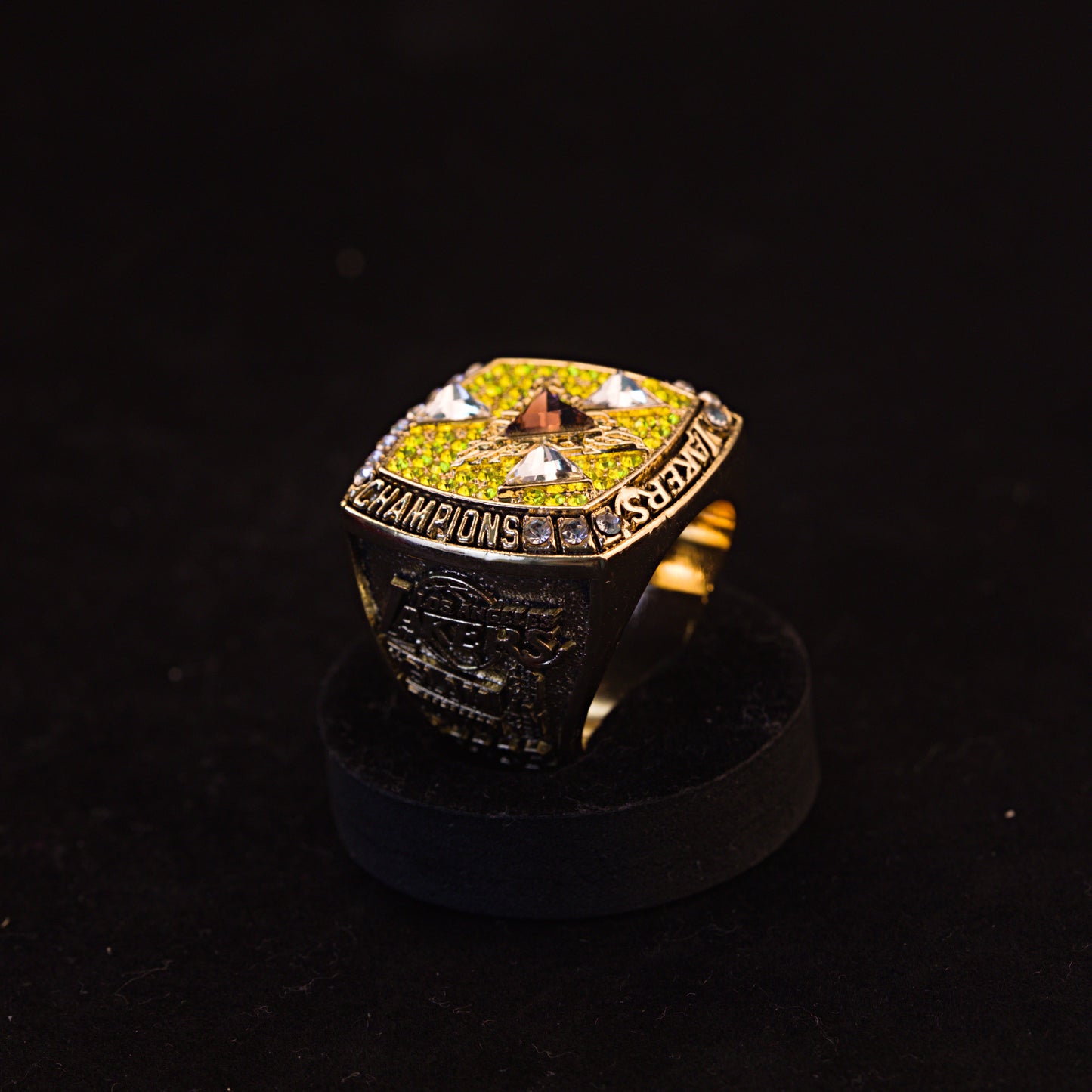 2002 NBA Los Angeles Lakers Championship Replica Ring