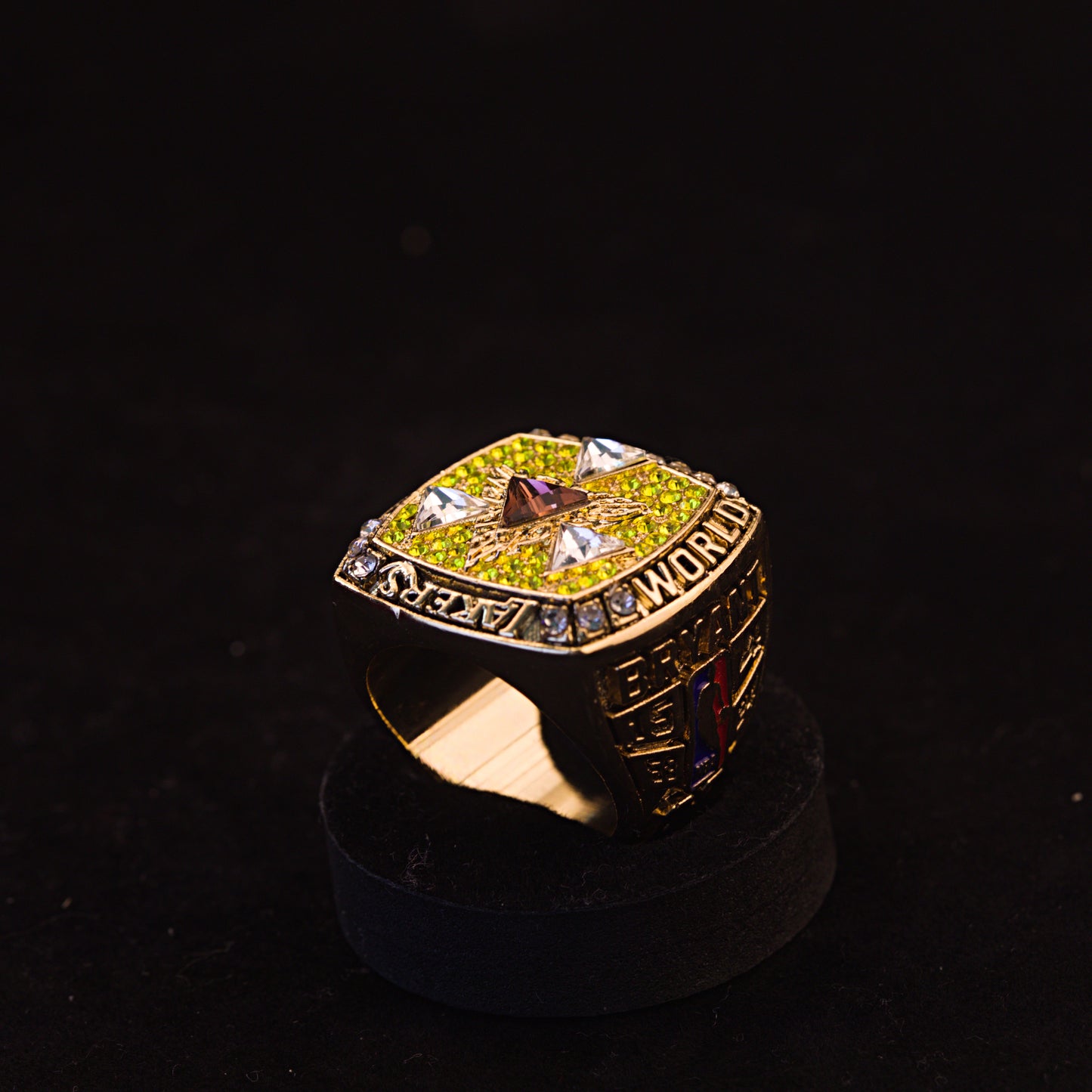 2002 NBA Los Angeles Lakers Championship Replica Ring