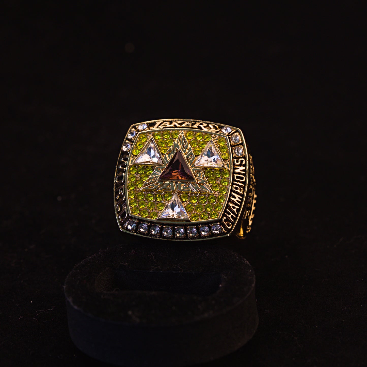 2002 NBA Los Angeles Lakers Championship Replica Ring