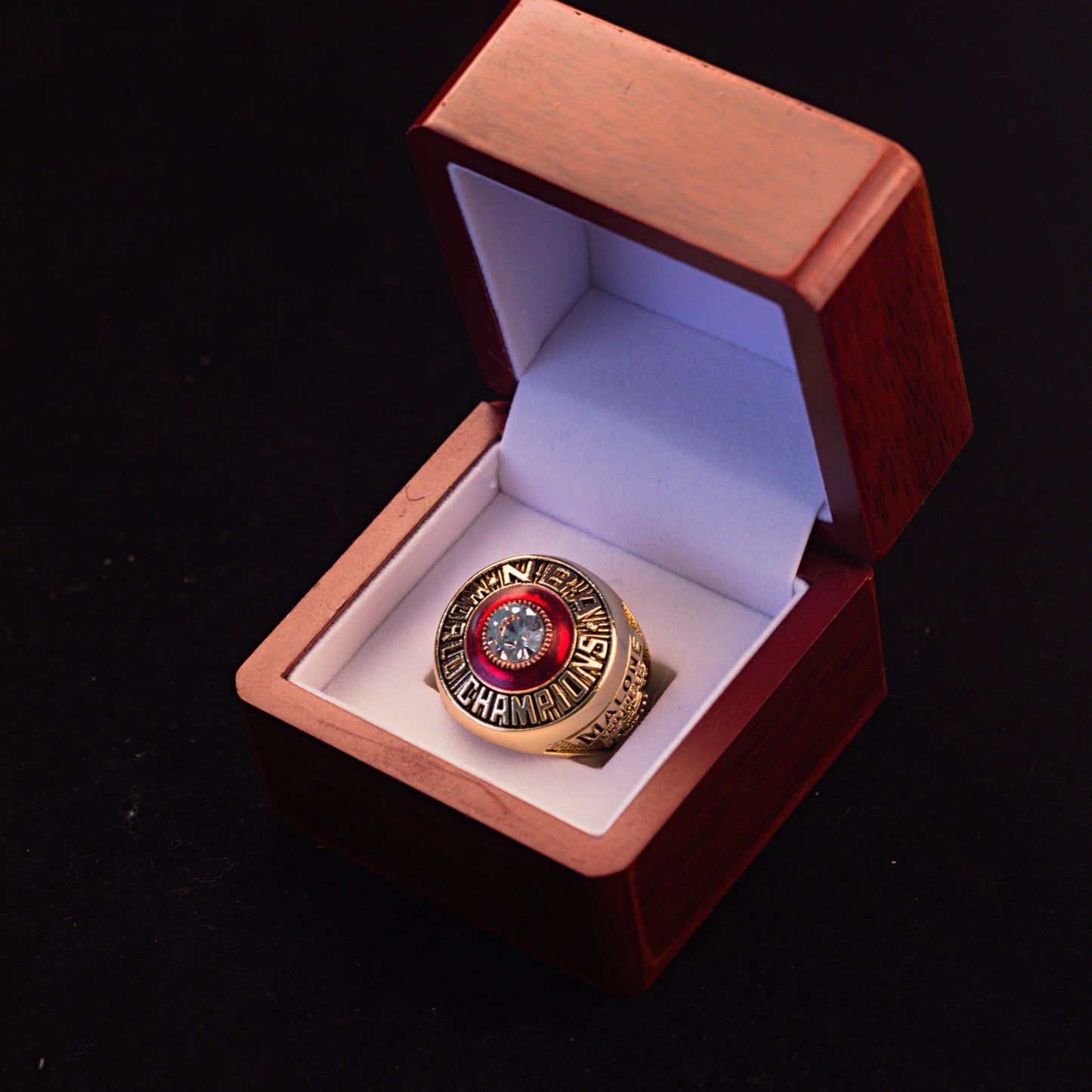 1983 NBA Philadelphia 76ers Championship Replica Ring