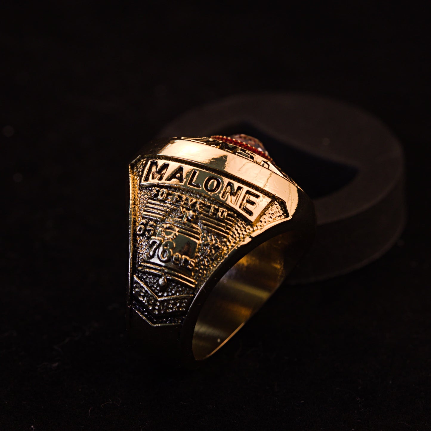 1983 NBA Philadelphia 76ers Championship Replica Ring