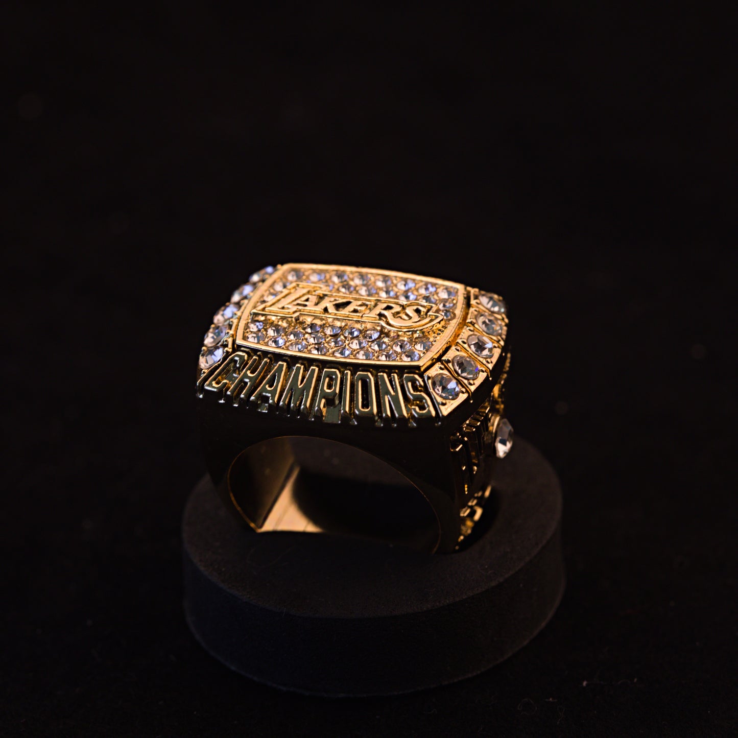 2000 NBA Los Angeles Lakers Championship Replica Ring