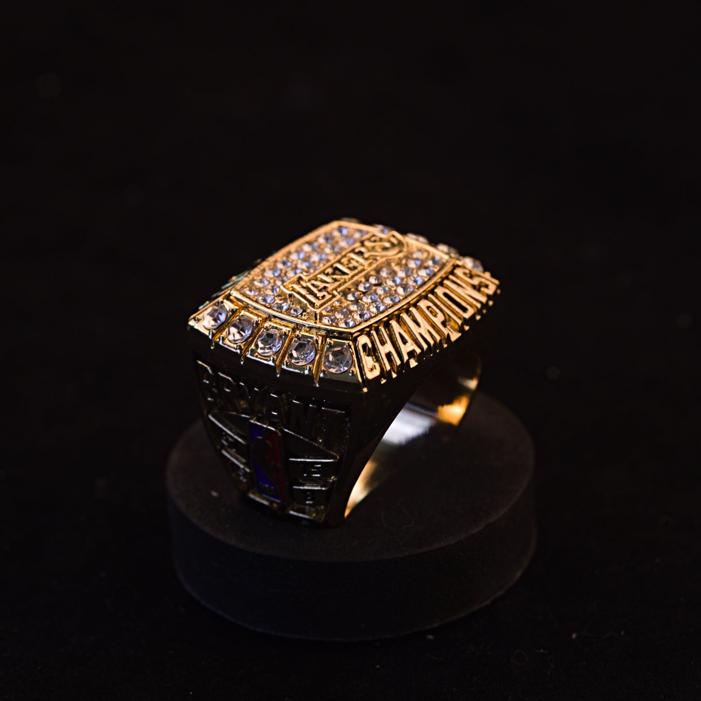 2000 NBA Los Angeles Lakers Championship Replica Ring