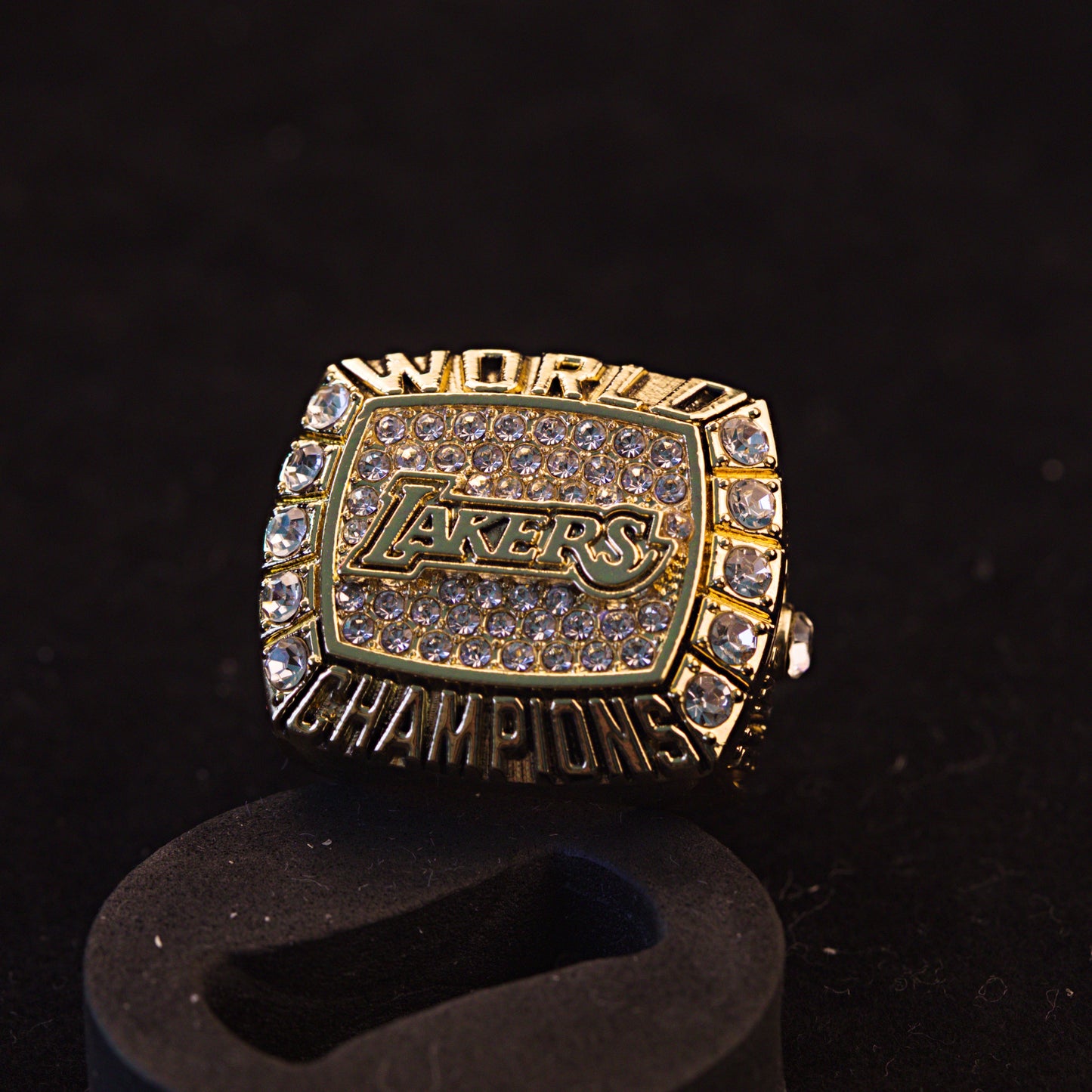 2000 NBA Los Angeles Lakers Championship Replica Ring