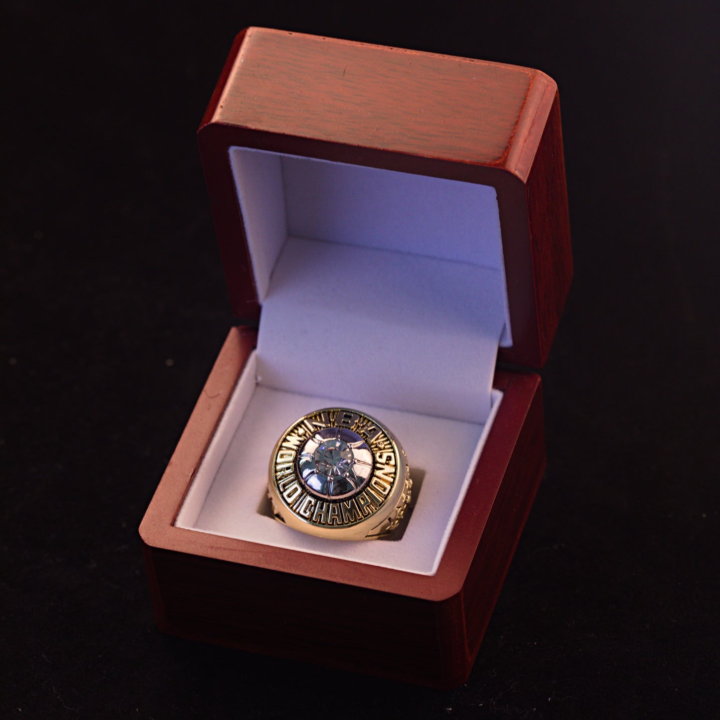 1971 NBA Milwaukee Bucks Championship Replica Ring