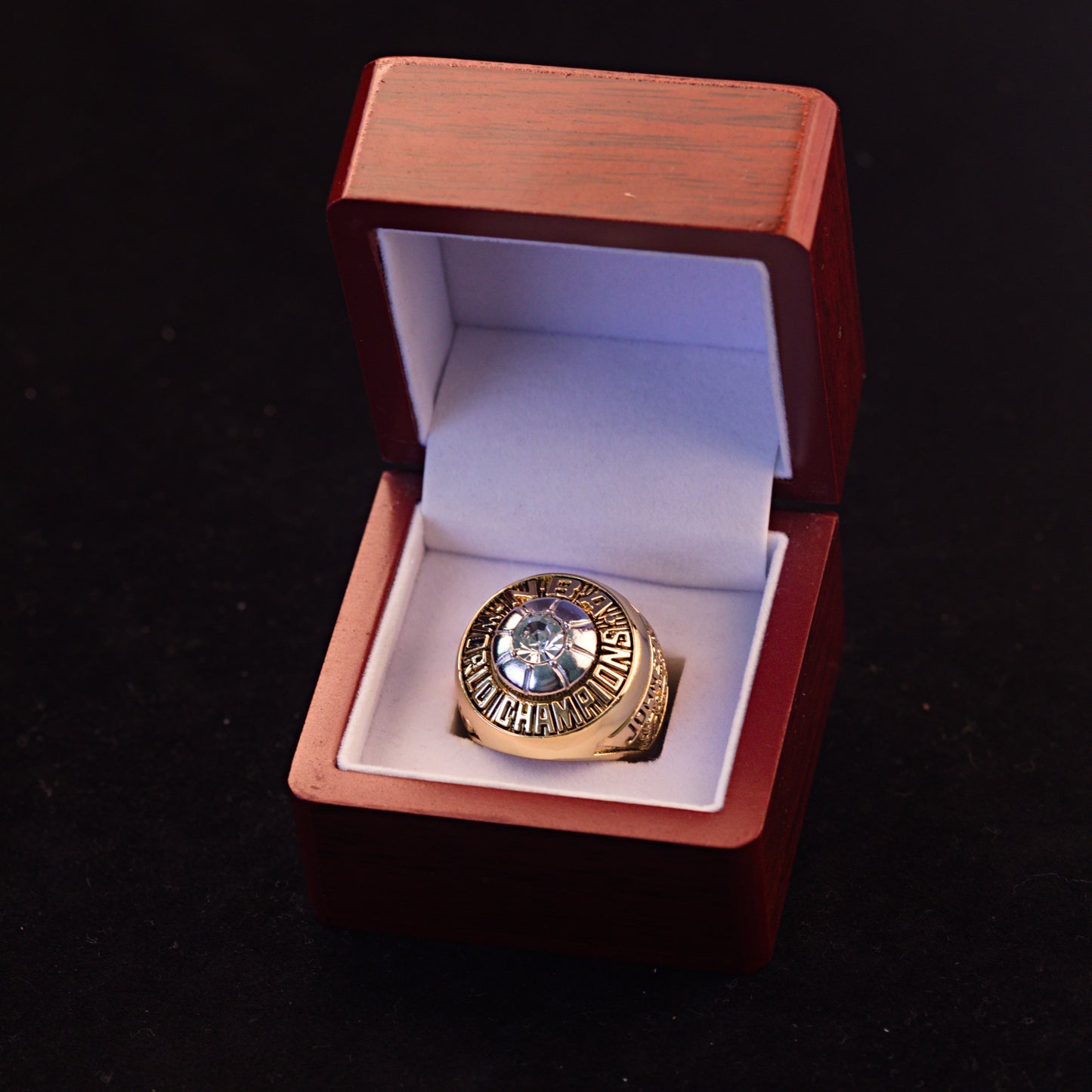 1980 NBA Los Angeles Lakers Championship Replica Ring