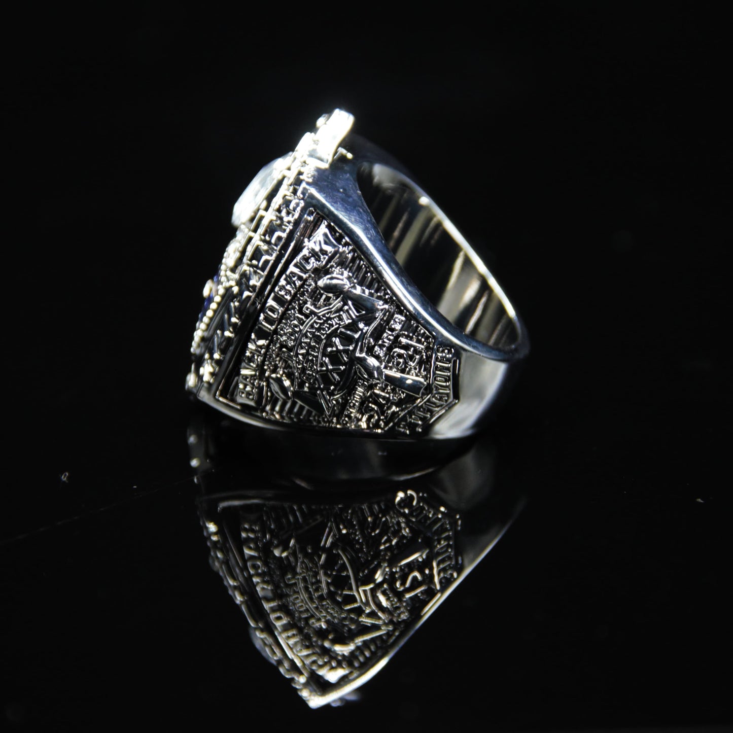 2004 NFL New England Patriots Championship Replica Ring