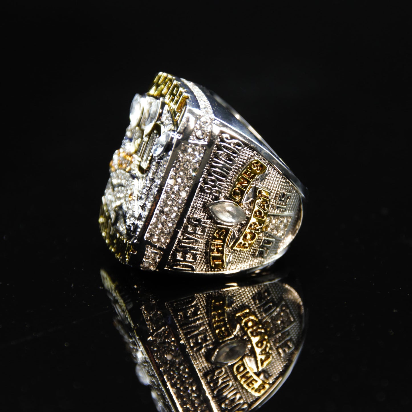 2015 NFL Denver Broncos Championship Replica Ring