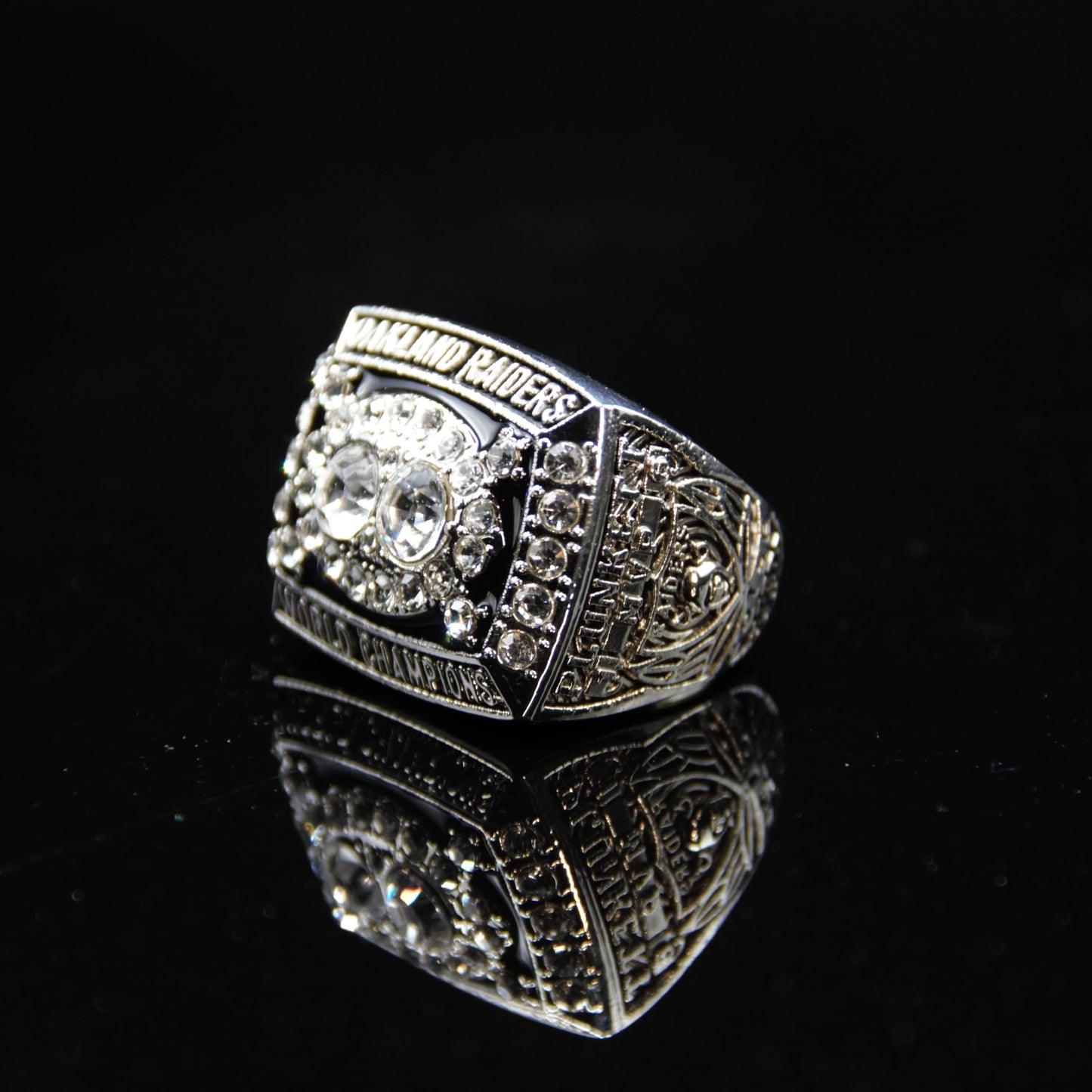 1980 NFL Los Angeles Raiders Championship Replica Ring