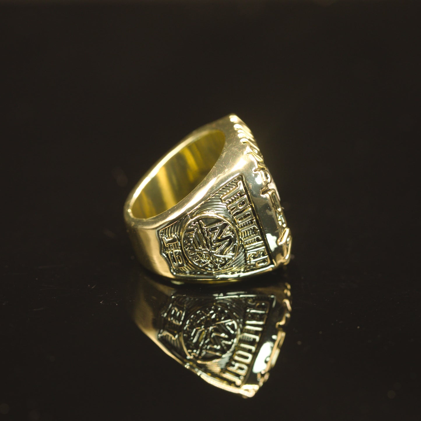 1981 NHL New York Islanders Championship Replica Ring