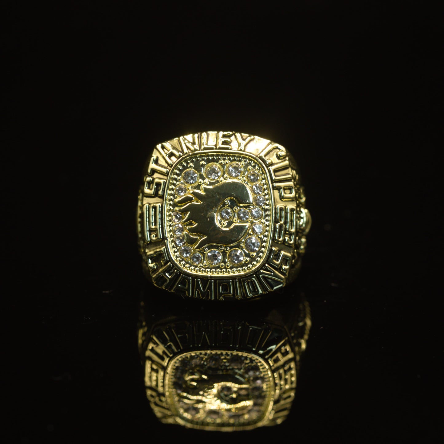 1989 NHL Calgary Flames Championship Replica Ring