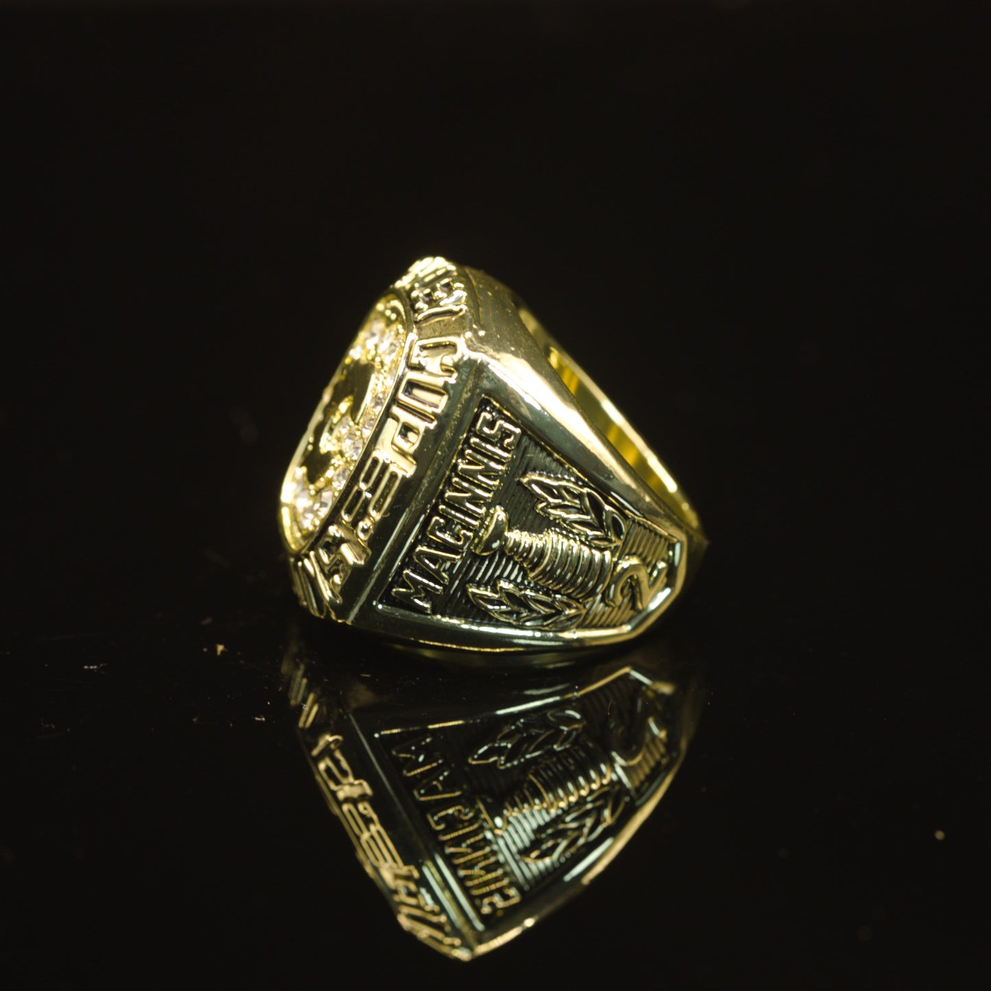 1989 NHL Calgary Flames Championship Replica Ring