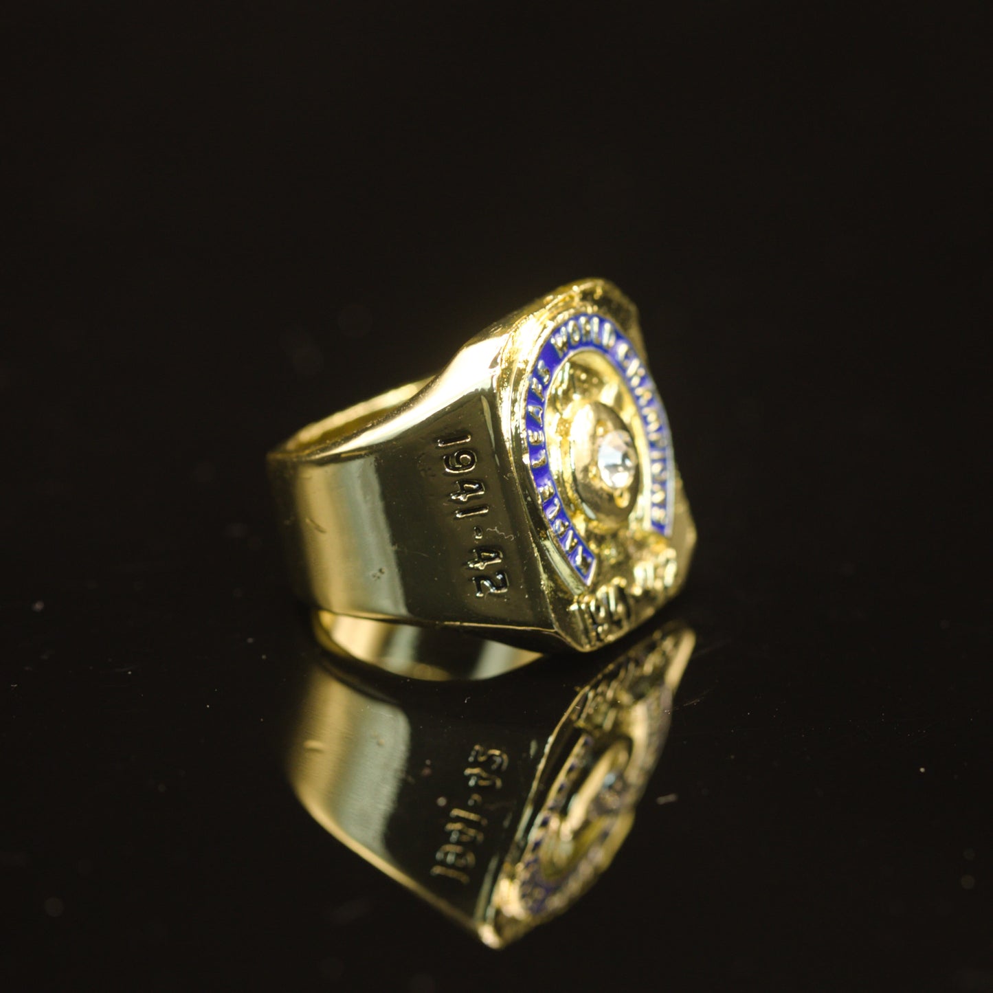 1942 NHL Toronto Maple Leafs Championship Replica Ring