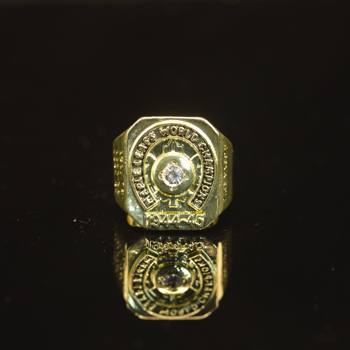 1945 NHL Toronto Maple Leafs Championship Replica Ring