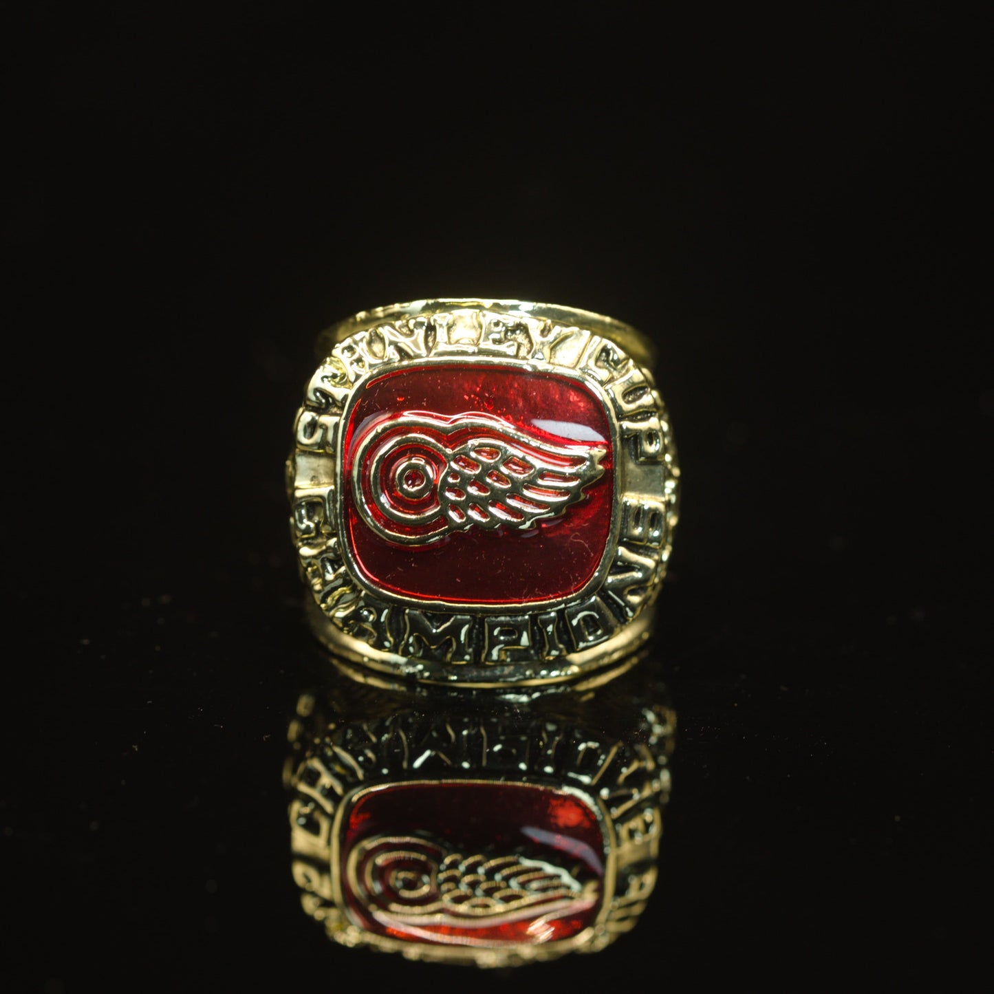 1997 NHL Detroit Red Wings Championship Replica Ring