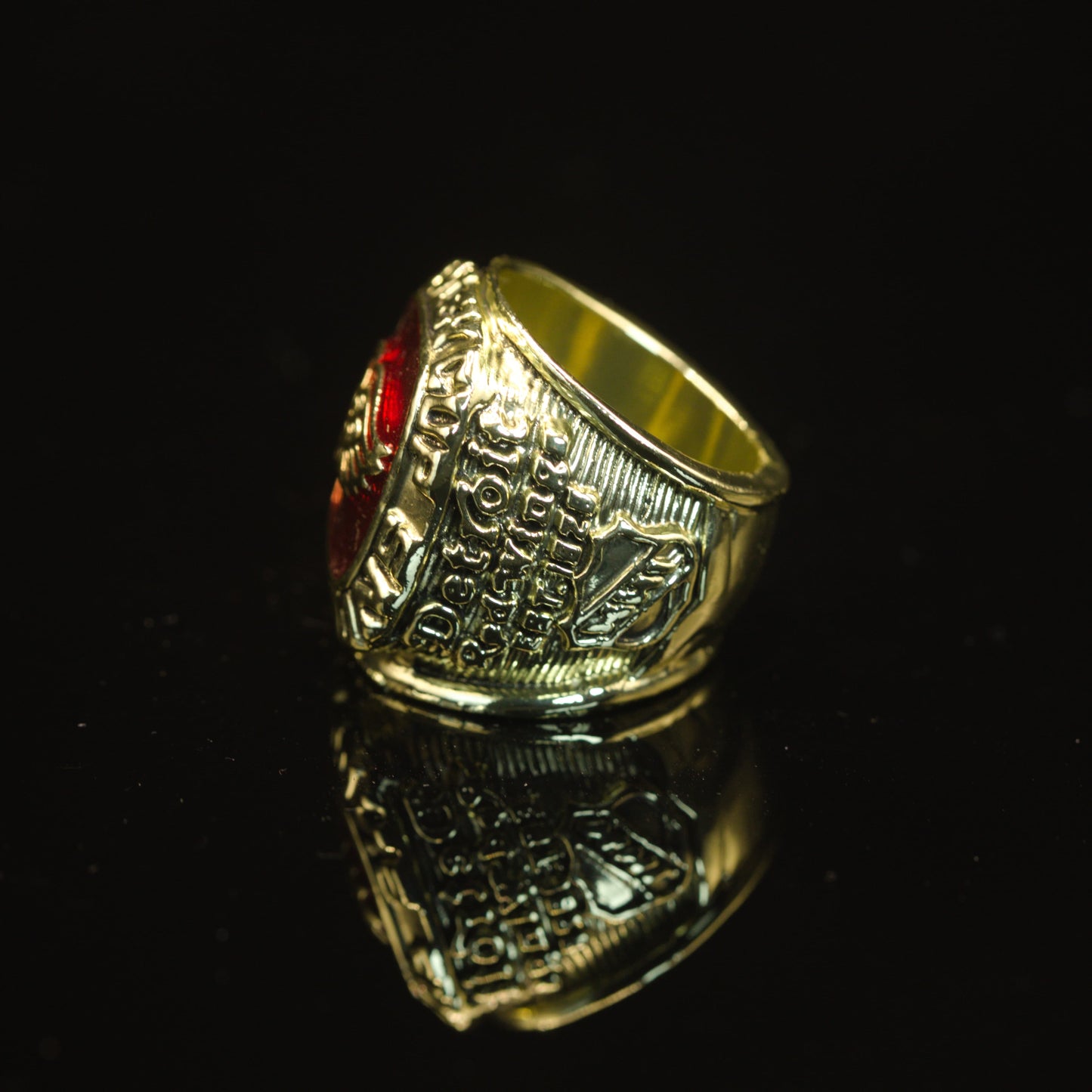 1997 NHL Detroit Red Wings Championship Replica Ring