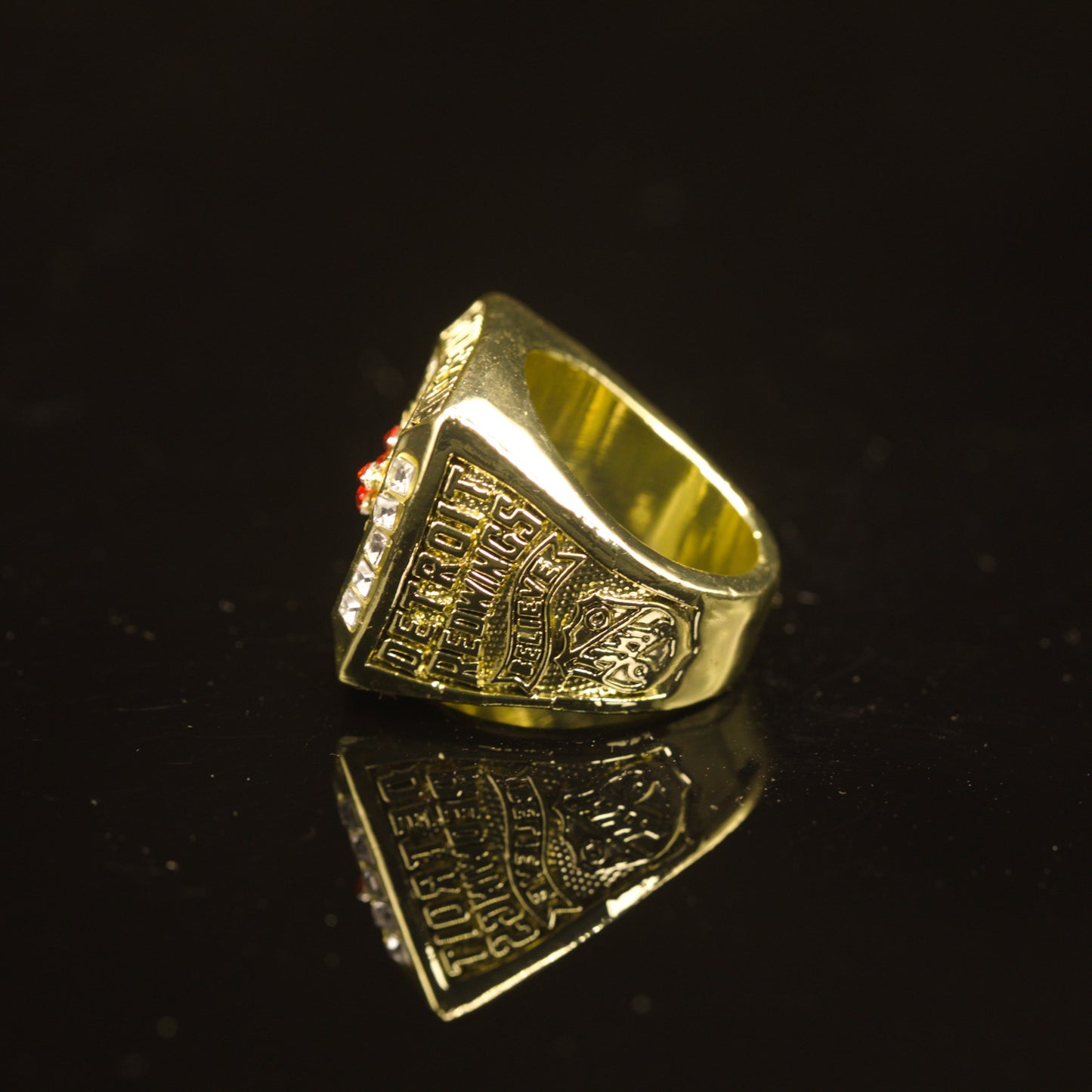 1998 NHL Detroit Red Wings Championship Replica Ring