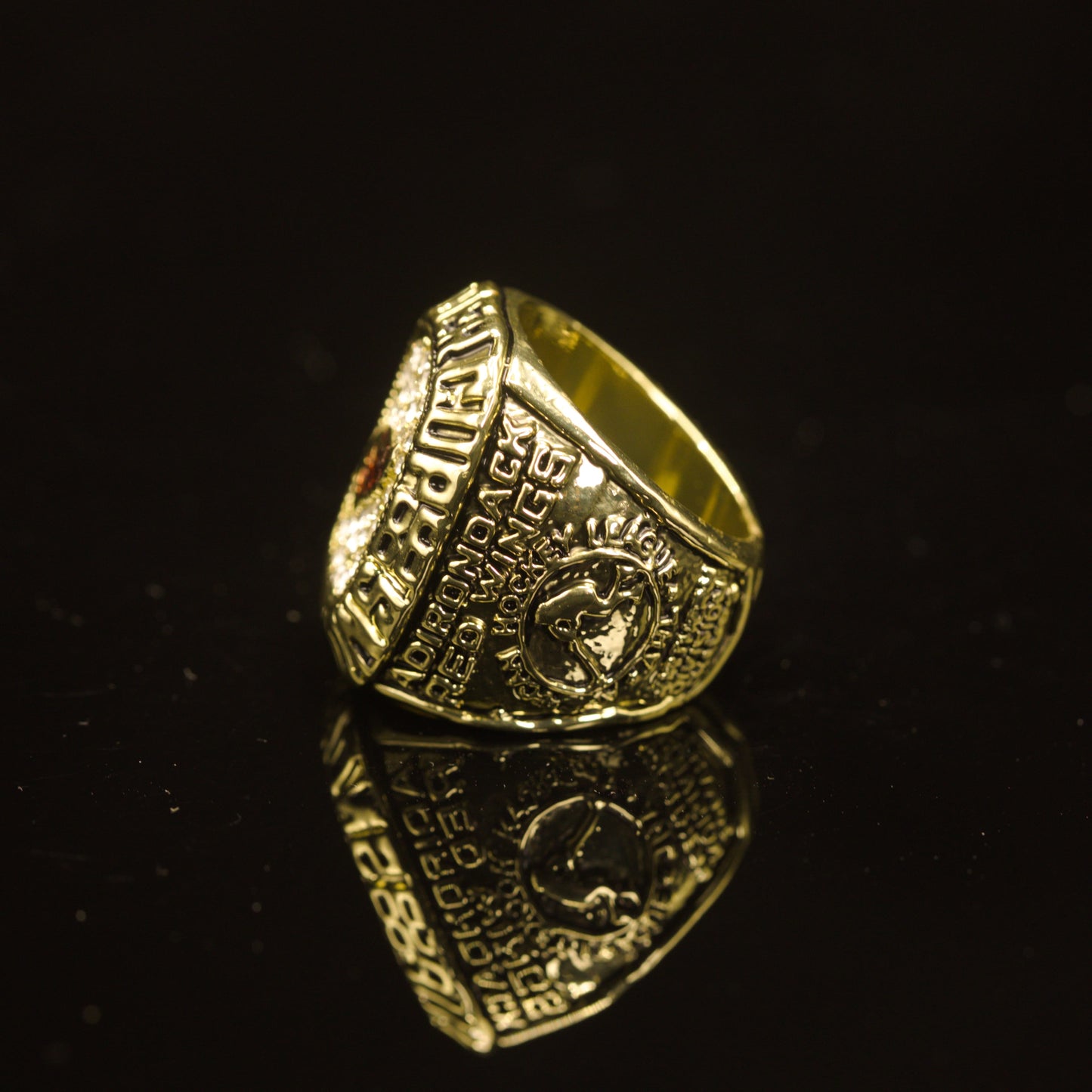 1986 NHL Detroit Red Wings Championship Replica Ring